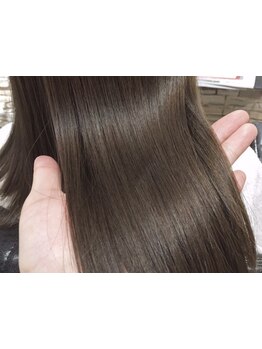 ダメージが気になる方にオススメ☆髪の内部からしっかり補修するから、手触りも◎うるツヤ美髪に♪