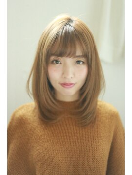 エミュ 新宿(emu) 小顔　ひし形　ミディアムレイヤー  新宿