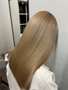 ニコ ヘアリラクゼーション(Nico hair relaxation) 20代30代40代ミルクティーベージュストレートロング