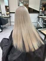 ベレーザ 渋谷(BELEZA)&nbsp;15100ホワイトブロンドアッシュインナーカラーハイトーン