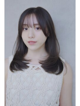 フィーカ(fiica) ミディアムレイヤー　フェイスレイヤー　髪質改善