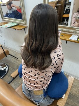 街の小さな美容室ビー(街の小さな美容室be.) アッシュブラウン