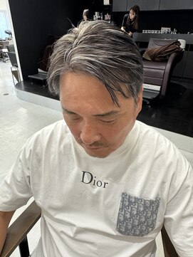 バース 梅田中崎町店(BIRTH) シルバーメッシュブリーチダブルカラーセンターパート