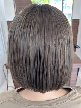 トゥルートラスト アン 下石田店(True Trust un) 大人のナチュラルストレートボブ×グレージュカラー