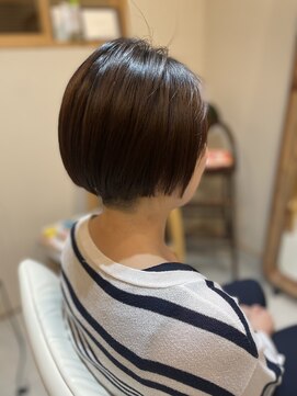 アカリ(acari) 刈り上げショート