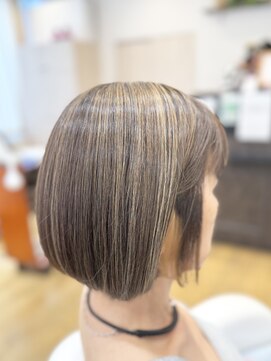 シュヴー 築地(CHEVEUX) ボブ/明るい白髪染め（白髪ぼかし）/40代/50代/60代