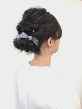 ヘアメイク リーフ 茂原店(HAIRMAKE Leaf) 上品シニョンアップ