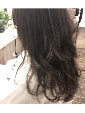 リコモ(Likkle More) ゆるふわコテ巻き３２ｍ