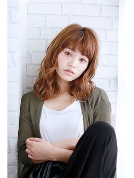 プティルカ(PutiLuca D.C.) 毛先重めのAラインミディアム