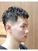 <理容室><バーバー>黒髪ショートニュアンスパーマフェード