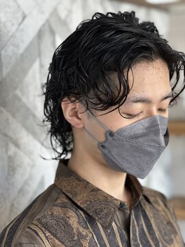 サン 都賀店(san) 刈り上げセンターパート/ブルーブラック/フェザーパーマ/都賀