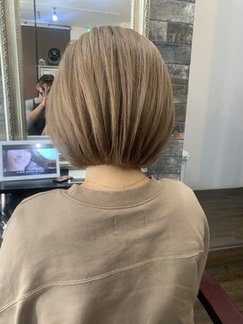 ライフ 忍ケ丘店(Lyfe) くすみベージュ_ショートパーマホワイトアッシュ_43