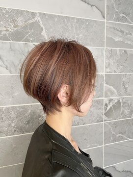 シャワー(SHOWER) ショートレイヤー、ハイトーン、ダブルカラー【布施】