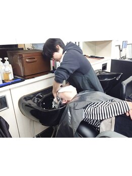 【髪質改善する白髪染めカラー専門店】髪質改善ができる白髪染め専門店で、艶やかで健康的な髪を実現！