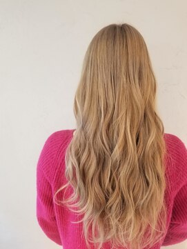 ベベ('BEBE) ロング ハイトーン ベージュ