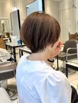 シルエットが綺麗な丸みショート【銀座駅】片桐