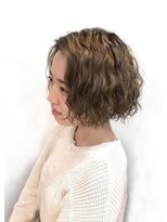 ラブ ロック Love' Lock ショートボブのゆるめのスパイラルパーマ