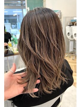 ロミー 本厚木(ROMMY.) レイヤーカット☆グレーブラウンリタッチカラー☆20代～50代