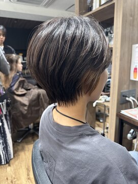 ハピネス クローバー 八木店(Happiness CLOVER) くびレイヤーショートボブ 30代40代50代60代 ベージュインナー