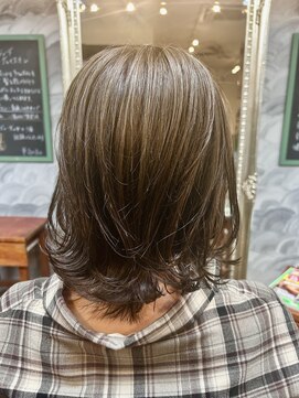 アディクション(ADDICTION) 30代４０代５０代外ハネミディアムレイヤースタイル