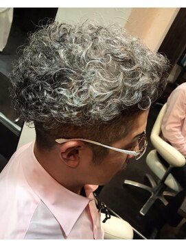 オムヘアーバイグルーマーズ(HOMME HAIR by GROOMER/S) #ハードパーマ #funkstyle #スパイラルパーマ#hommehair2nd櫻井
