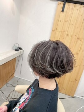 ザイエロー(THE YELLOW) グレージュのハイライトカラー♪