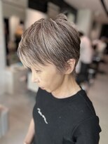 ステア ケース(stair case)&nbsp;プラチナベージュでつくる白髪ぼかし