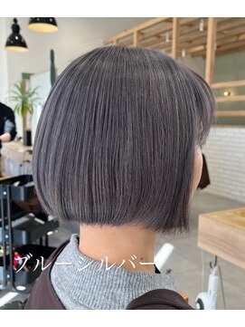 アース 若葉台店(EARTH) 20代女性のお客様必見！ブリーチを活かしたブルーシルバーカラー