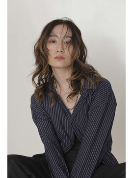 キース(KITH) 白髪ぼかし×くせ毛風カール×たっぷりレイヤー(長岡天神)