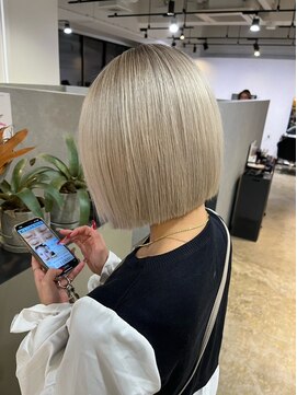 メリー オオサカ(Merly Osaka) white beige bob