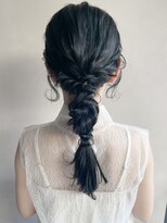 前髪シルキーベージュ編み下ろしヘアアレンジa