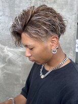 メンズサロン キング 心斎橋店(Men’s salon K!ng)&nbsp;フェザーショートアップバングセンターパートメンズハイライト