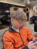 ルースト 渋谷店(ROOST)&nbsp;MEN’S HAIR/波巻ツイストスパイラル/フェザーパーマ/眉毛/渋谷