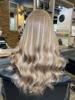 ラピス 横浜(Lapis) ミルクティーベージュシールエクステハイライトブリーチカラー