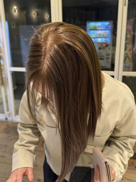 ヤード(YARD) レイヤーカットオリーブグレージュワンレンボブウルフ