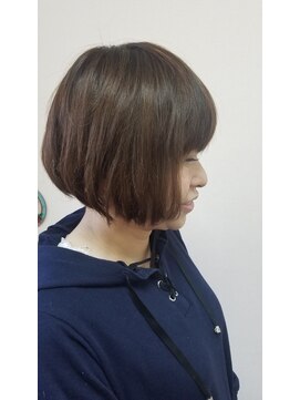美容室イーナ(e na) シールエクステでボブに。