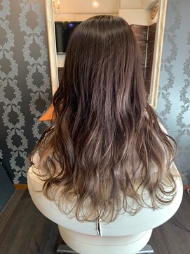 ドルチェ(Dolce) 20代30代髪質改善ツヤ髪 インナーカラーグレージュ小顔レイヤー