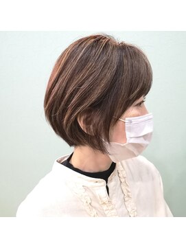 リリス(l'iris) 大人可愛い小顔ワンサイドショートカット☆20代30代40代
