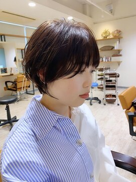 トッカ ヘアアンドトリートメント 難波店 横顔美人◎女の子らしい短すぎないシースルーショート
