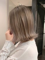 ルーツ(Roots)&nbsp;ニュアンスボブ/艶カラー/バレイヤージュ/ケアブリーチ/うるツヤ