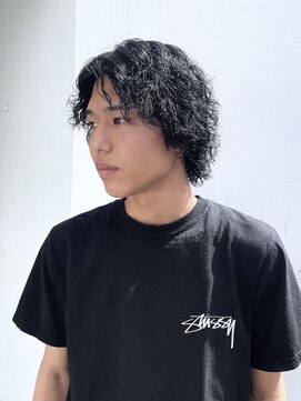 ガズル ハラジュク(GUZZLE HARAJUKU) 大人の色気黒髪ルード縦落ち波巻きツイストスパイラルパーマ流行