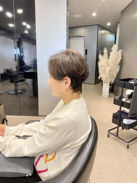 ハルキ ミナト ジャパン オオサカ(HARUKI MINATO japan OSAKA) 40代50代小顔似合わせカットくびレイヤーエモージュ大人可愛い