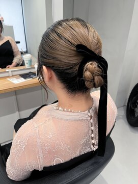 バルベストーキョーサウス(BARBES TOKYO SOUTH) 大人可愛いタイトシニヨンアレンジ【RISA】