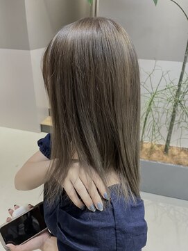 イル(il) グレーベージュ