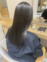 スリーオオテマエ(three. Otemae)&nbsp;【three】つやつやグレージュ[天満橋/谷町]