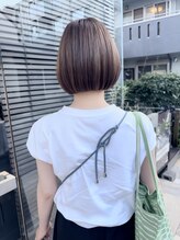 アヴェル 自由が丘(Avelle) 白髪ぼかし/ハイライト/ぱっつんショートボブ30代40代50代