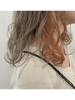 キー(kii)&nbsp;ミルクベージュにオレンジインナーカラー20代30代