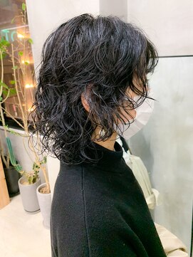 テトヘアー(teto hair) パーマヘア、ウルフカット、ネイビーカラー、パーマウルフ