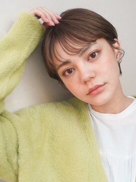 レジュアル(RESSUAL) グレージュ　大人かわいい　フェザーバング　マッシュショート