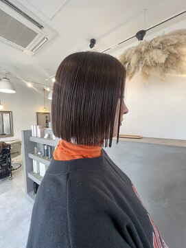 ラボリア(LABO li'a) ミニボブ×まろブラウン